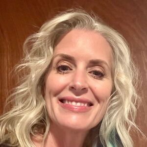 Meet your Posher, Holly